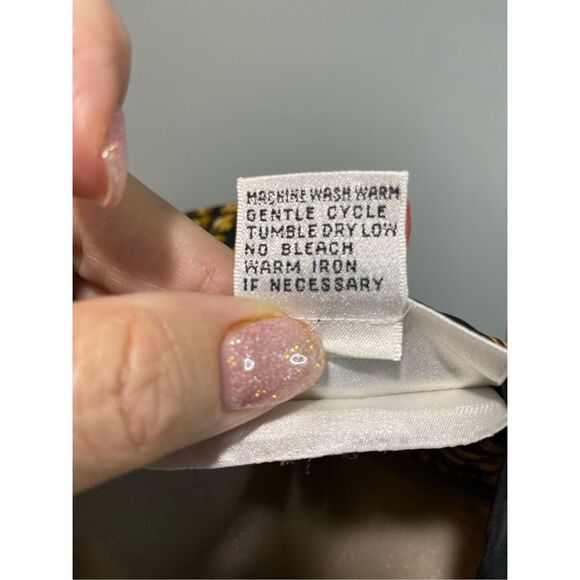 Size 14, Yves St. Clair vintage blouse in black & yellow ochre, button in back. - Picture 6 of 6